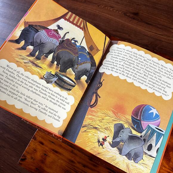 Vintage 2004 Disney x Readers Digest Dumbo Storybook Favorites Hardcover Book - Picture 4 of 8